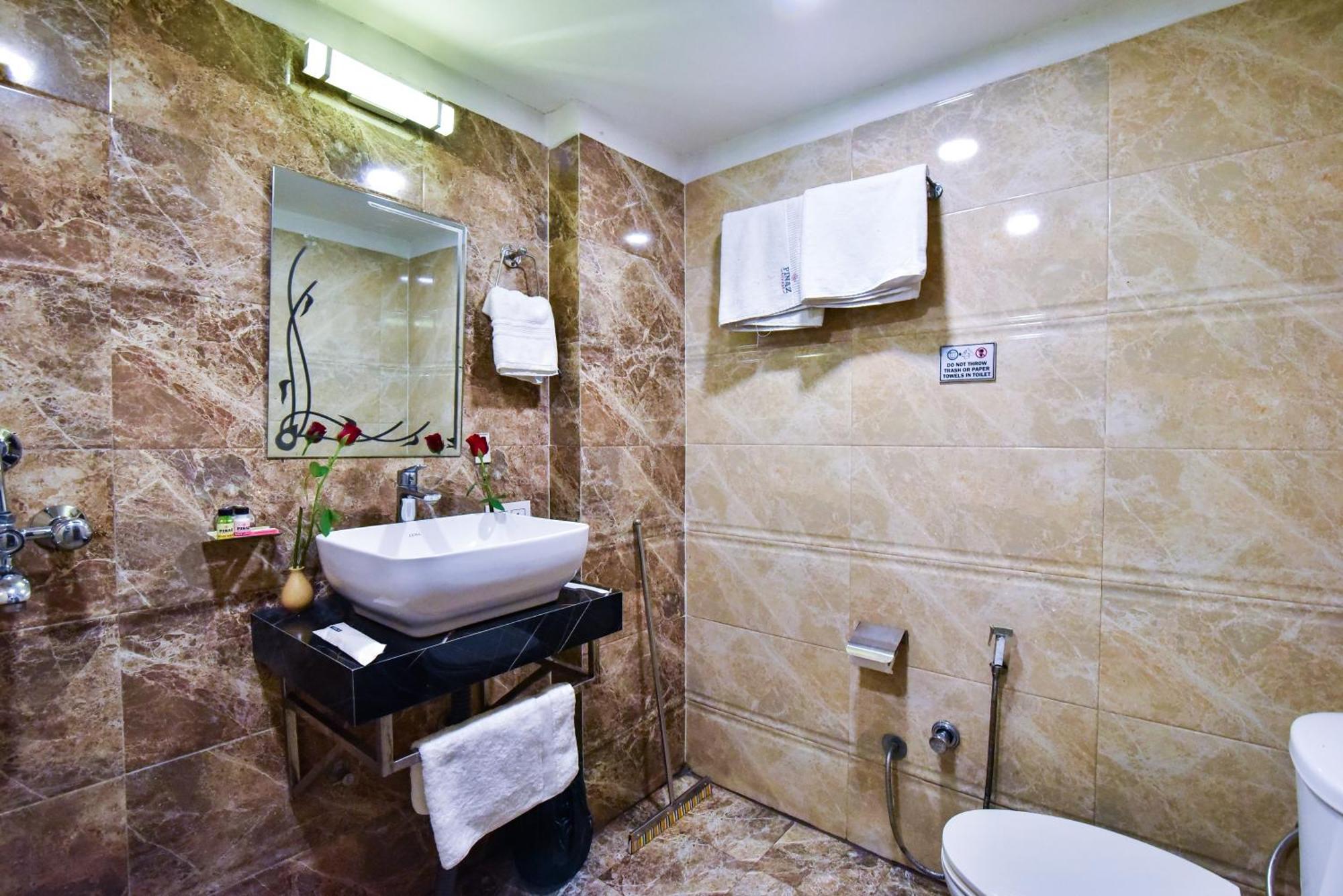 Pinaz Royale Hotel Amritsar Luaran gambar
