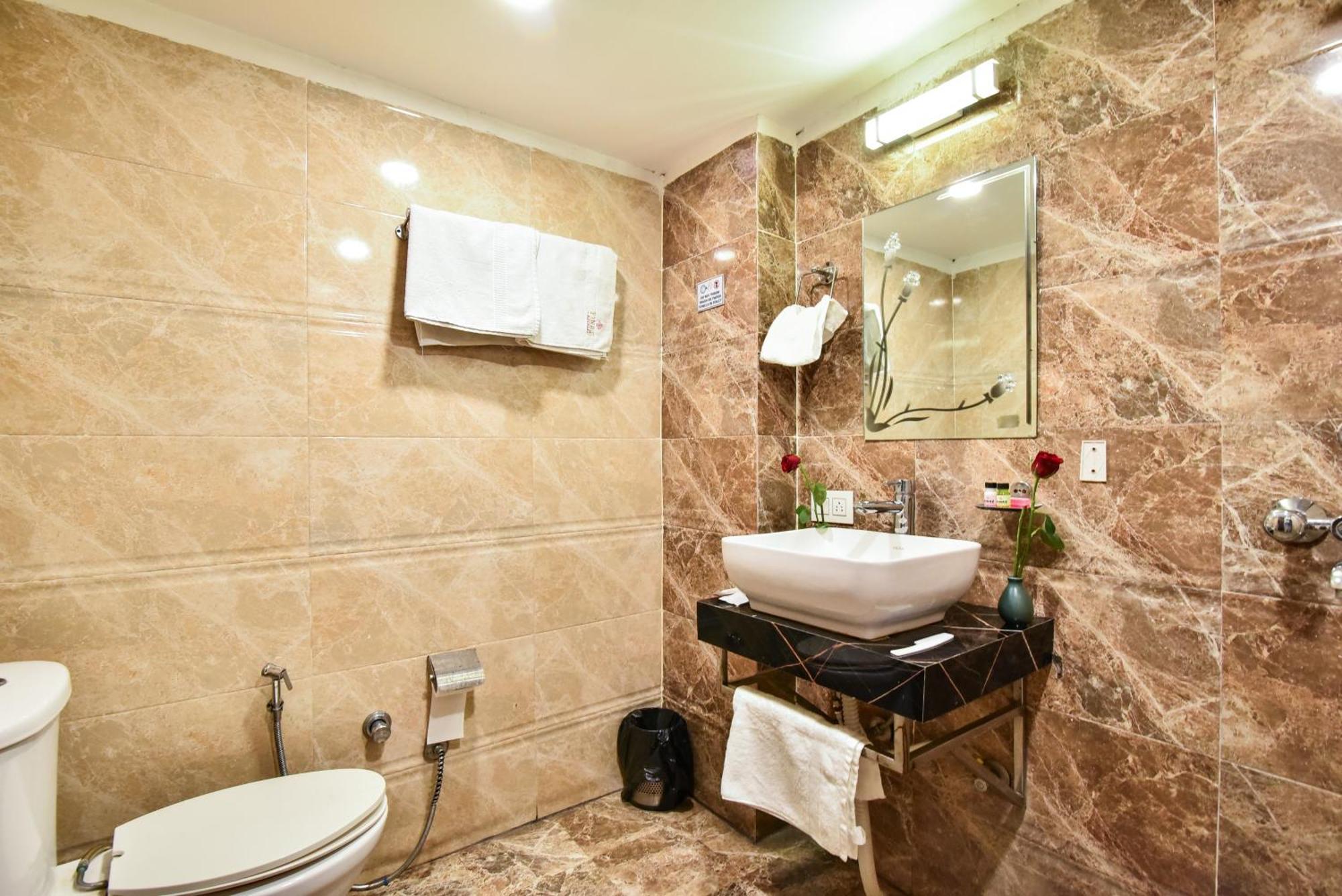Pinaz Royale Hotel Amritsar Luaran gambar